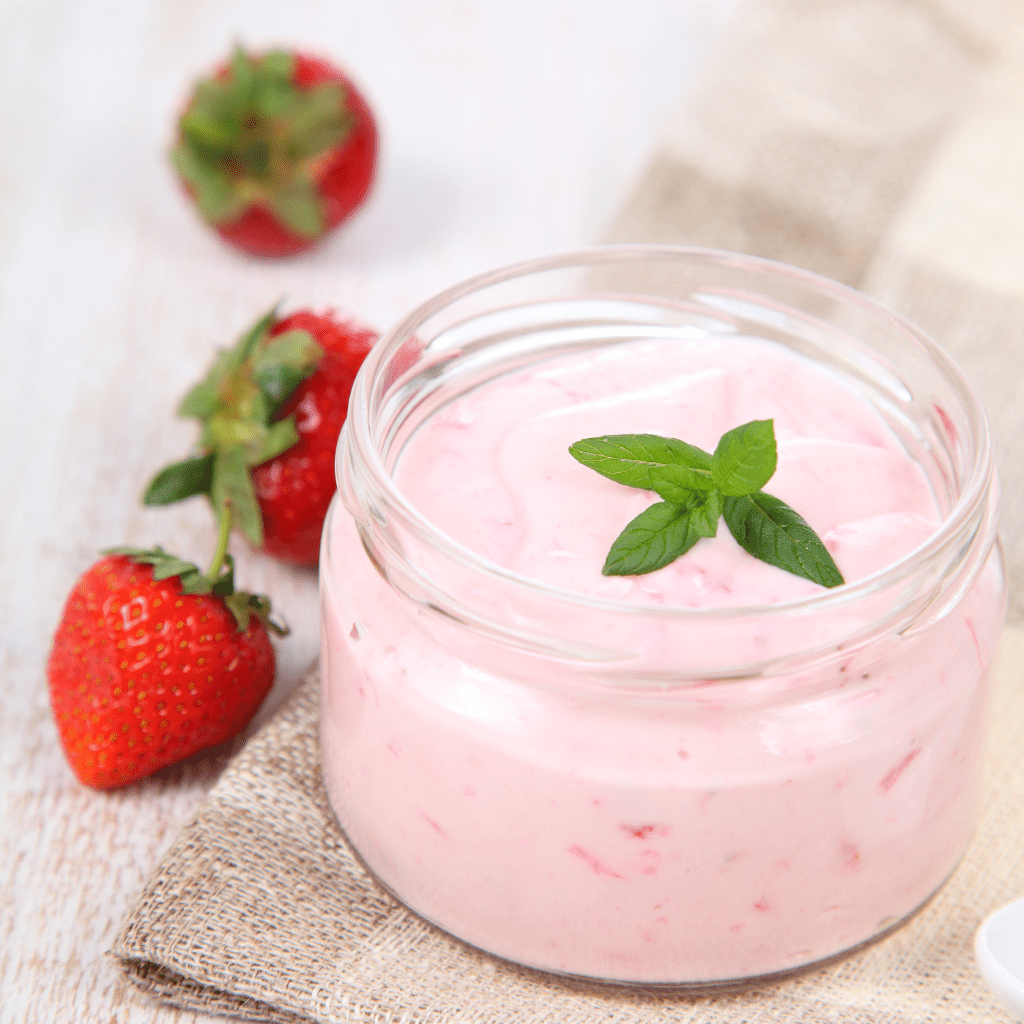 Strawberry Yogurt Dip - fitFridge